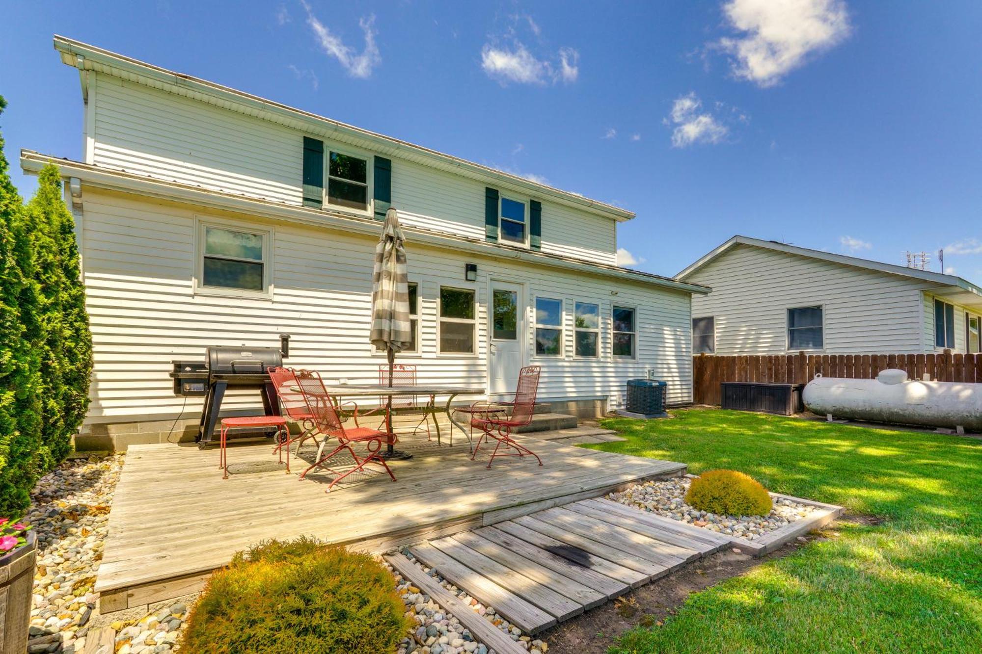 Howe Retreat With Fire Pit And Private Boat Dock! Eksteriør billede